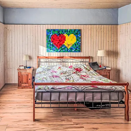 Holiday home Mit Grossem Eingezaeunten Garten By Interhome Hohenbucko