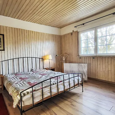 Holiday home Mit Grossem Eingezaeunten Garten By Interhome *