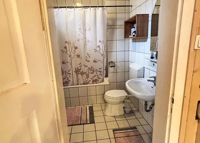 Holiday home Mit Grossem Eingezaeunten Garten By Interhome *