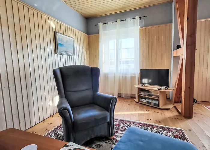 Holiday home Mit Grossem Eingezaeunten Garten By Interhome *