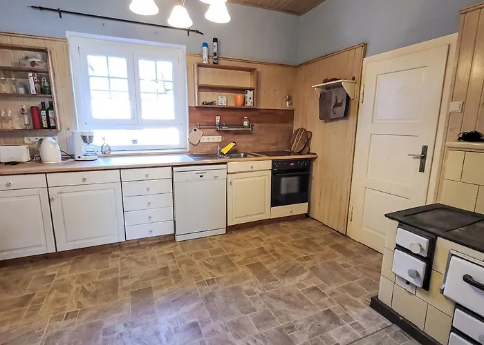 Mit Grossem Eingezaeunten Garten By Interhome