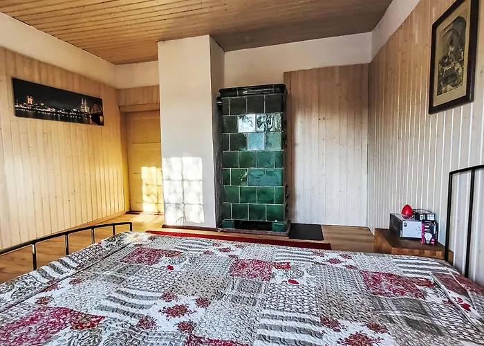 Holiday home Mit Grossem Eingezaeunten Garten By Interhome