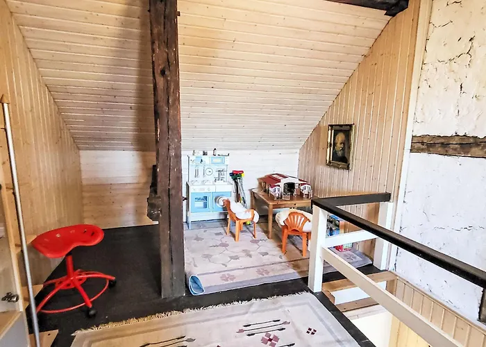 Holiday home Mit Grossem Eingezaeunten Garten By Interhome *