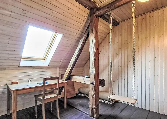 Holiday home Mit Grossem Eingezaeunten Garten By Interhome *